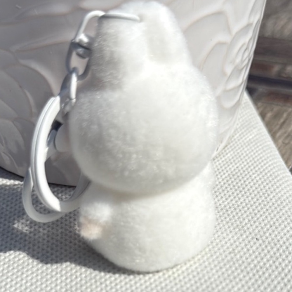 Adorable White Colored Fuzzy Bunny Labubu Keychain NEW with Tags - Picture 3 of 4
